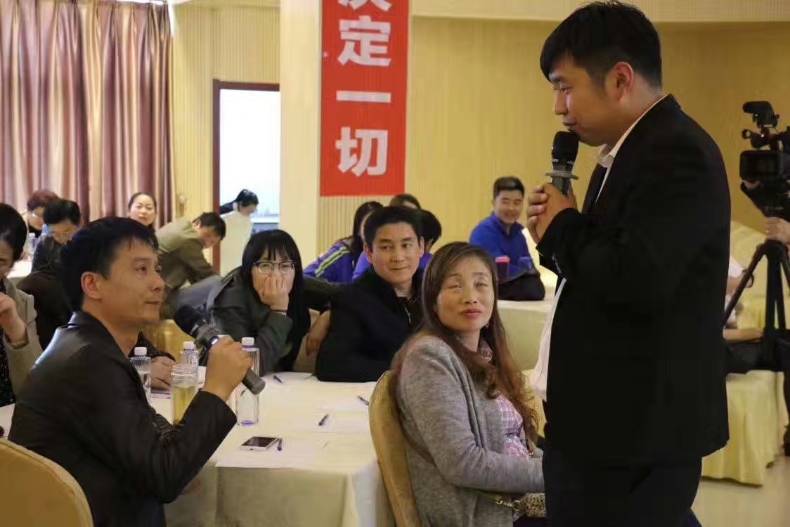初中学生厌学怎样开导 叛逆孩子教育咨询