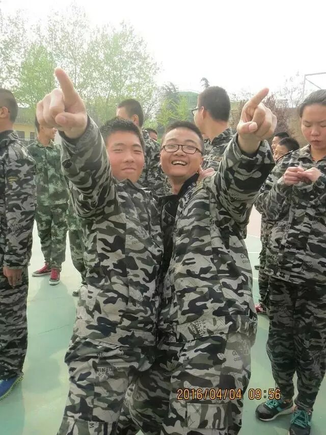 孩子天天玩手机怎么办