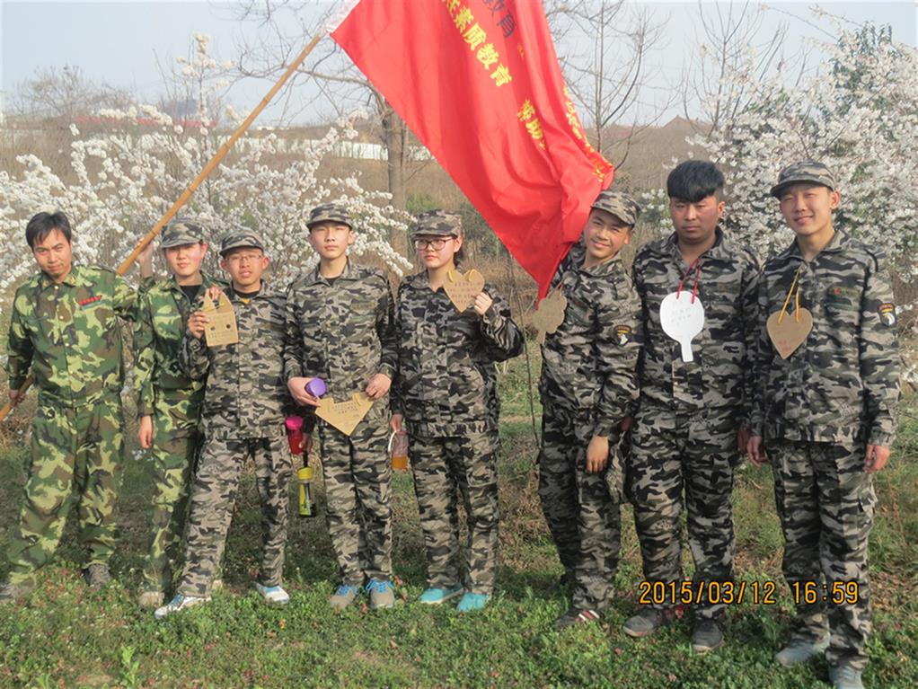 孩子天天玩手机成瘾怎么办 初中孩子玩手机怎么办 初三孩子手机不离手咋教育