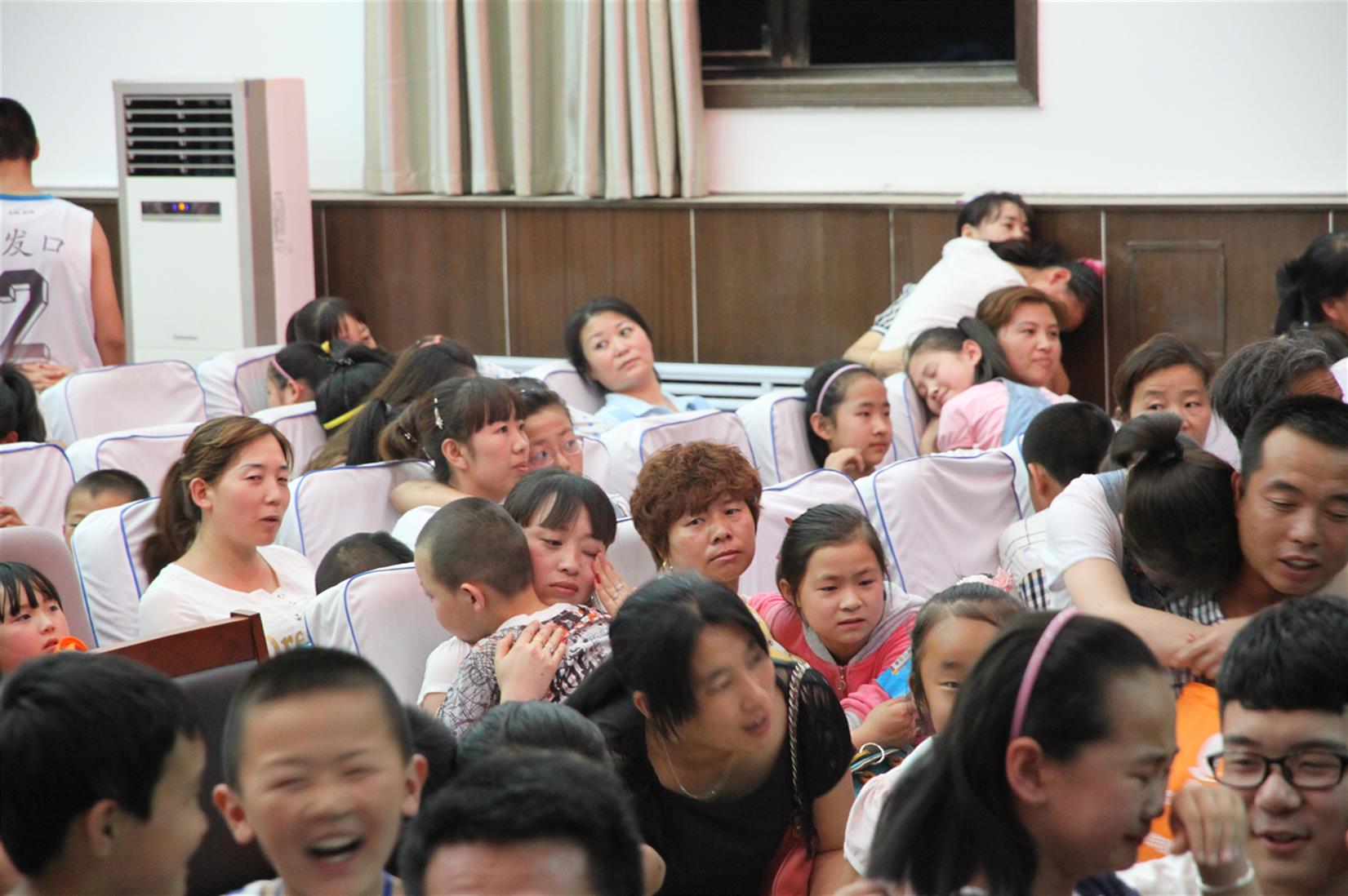 青少年叛逆不上学怎样教育